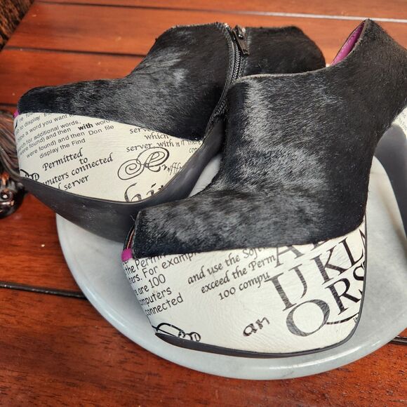 Shoes Of Prey Heels Womens 37 Black White Newspaper Custom Stiletto Platform - Picture 7 of 15